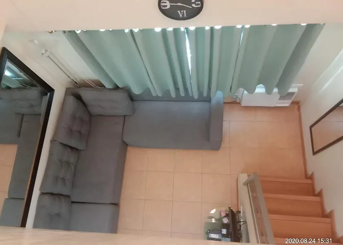 Apartahotel Cozy 1 Bedroom Loft Type Unit In Bgc Manila