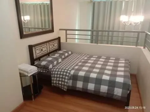 Cozy 1 Bedroom Loft Type Unit In Bgc